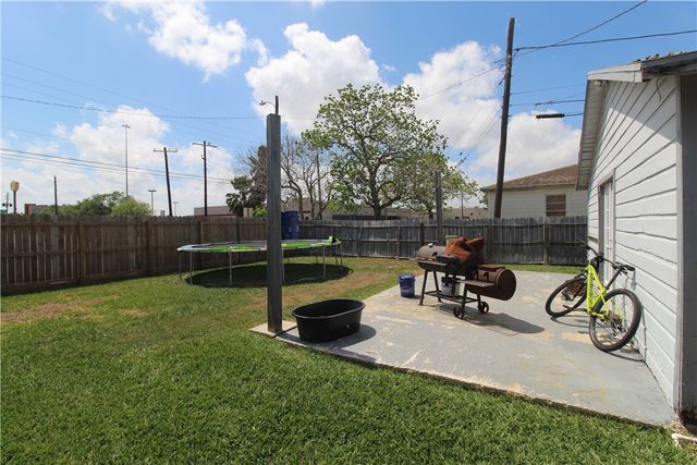 4945 Prinston Dr, Corpus Christi, TX 78411