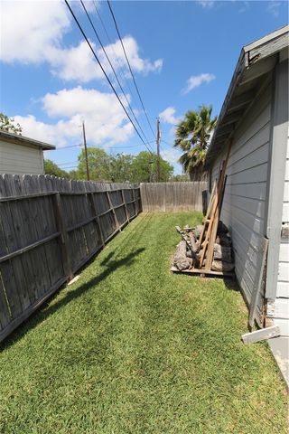 4945 Prinston Dr, Corpus Christi, TX 78411