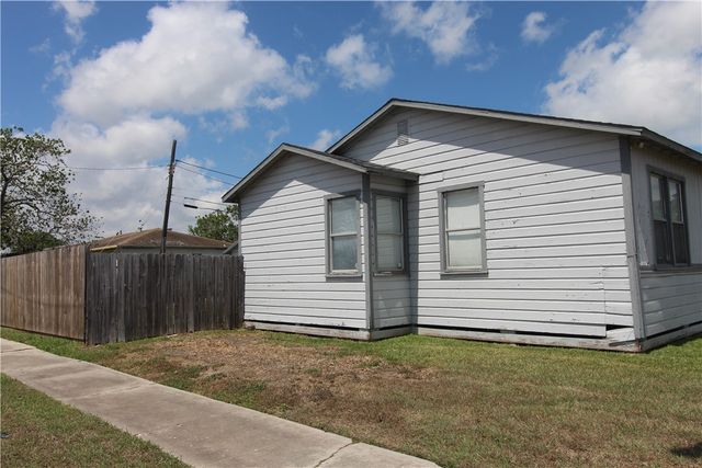 4945 Prinston Dr, Corpus Christi, TX 78411