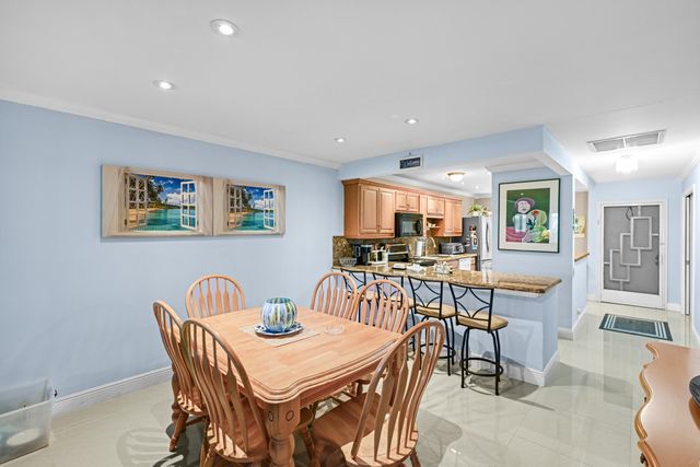 2730 SW 15th Street 3-a, Delray Beach, FL 33445