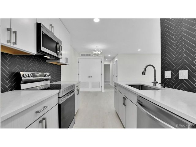 7917 Chase Cir 160, Arvada, CO 80003