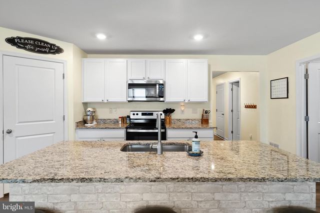 287 AYLESBURY LN, Martinsburg, WV 25403