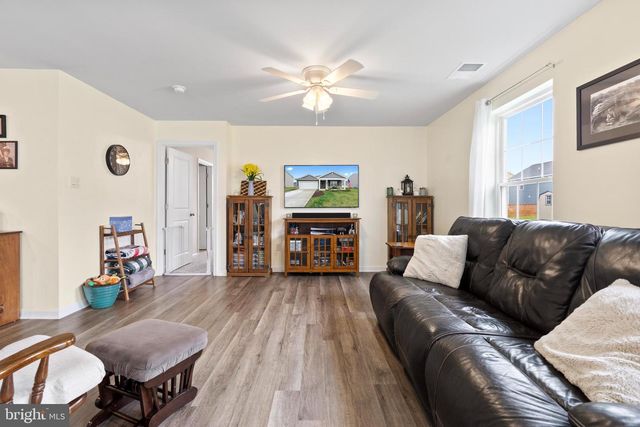 287 AYLESBURY LN, Martinsburg, WV 25403