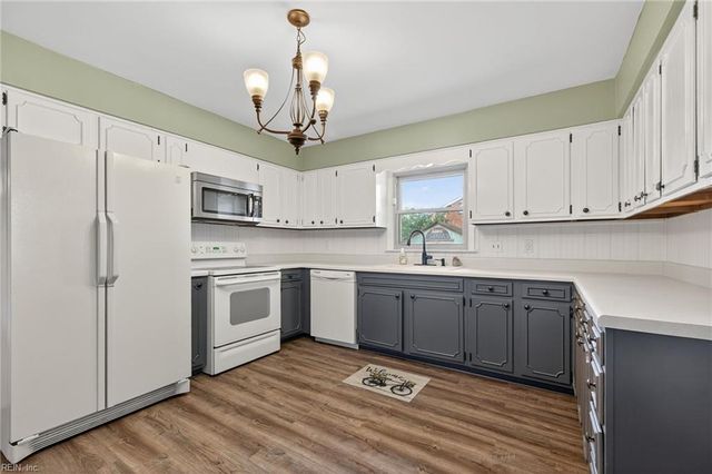 137 S Parliament DR, Virginia Beach, VA 23462