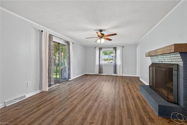 137 S Parliament DR, Virginia Beach, VA 23462