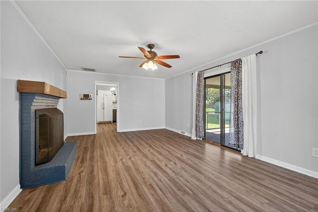 137 S Parliament DR, Virginia Beach, VA 23462