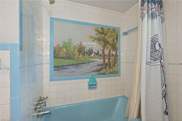 137 S Parliament DR, Virginia Beach, VA 23462