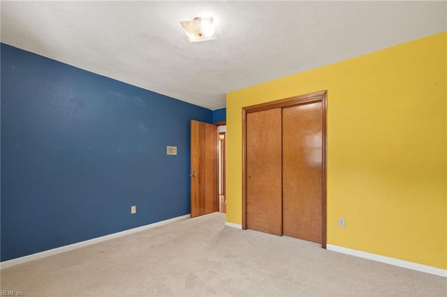 137 S Parliament DR, Virginia Beach, VA 23462