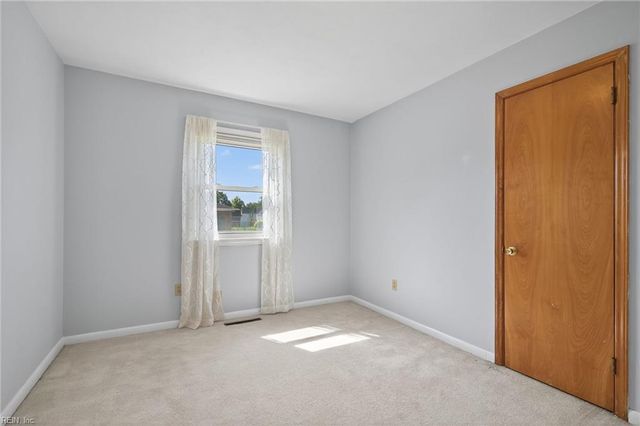 137 S Parliament DR, Virginia Beach, VA 23462