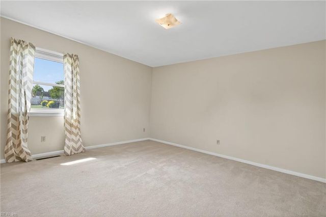 137 S Parliament DR, Virginia Beach, VA 23462