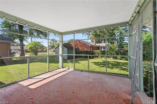 137 S Parliament DR, Virginia Beach, VA 23462