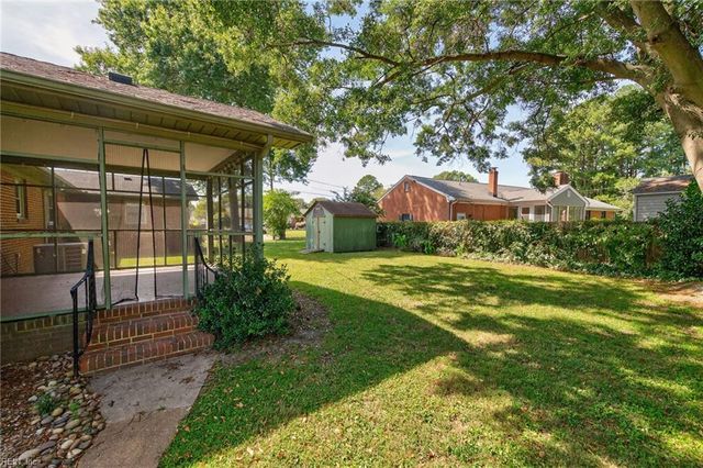 137 S Parliament DR, Virginia Beach, VA 23462