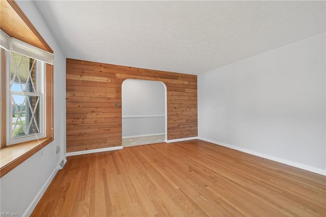 137 S Parliament DR, Virginia Beach, VA 23462