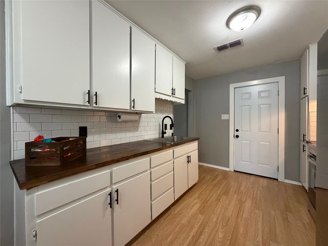 508 Batterson Street, Cleburne, TX 76031