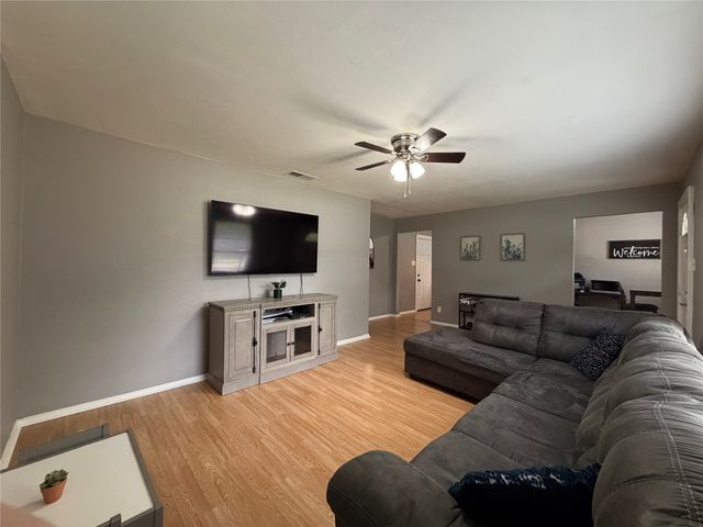 508 Batterson Street, Cleburne, TX 76031