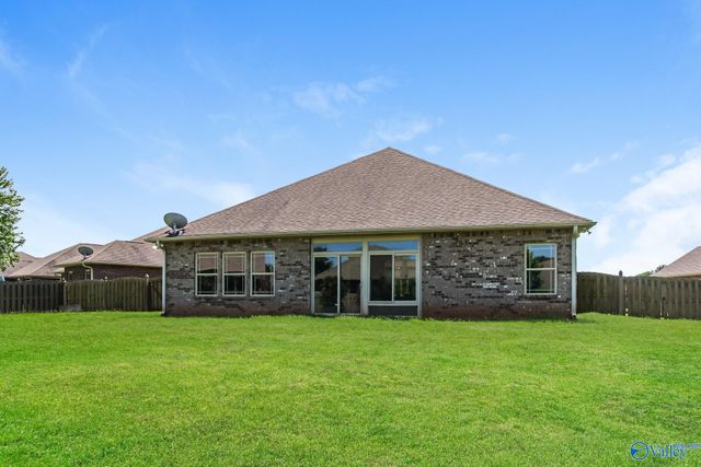 402 Mossyleaf Drive, Huntsville, AL 35824