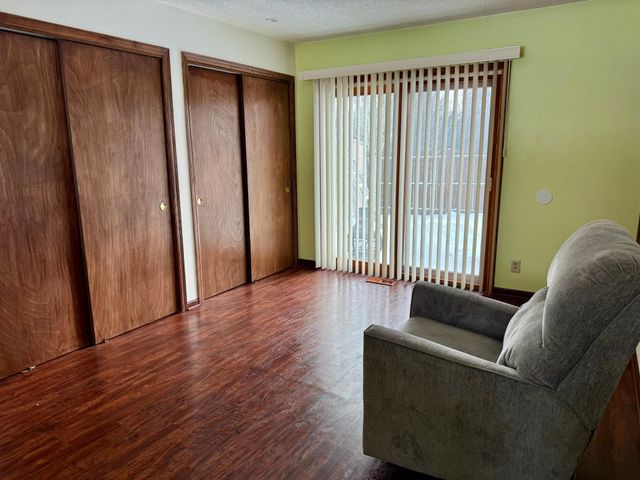 1290 Belmont Lane E, Maplewood, MN 55109