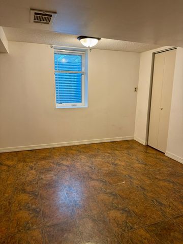 1290 Belmont Lane E, Maplewood, MN 55109