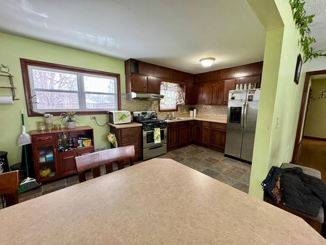 1290 Belmont Lane E, Maplewood, MN 55109