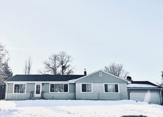 1290 Belmont Lane E, Maplewood, MN 55109