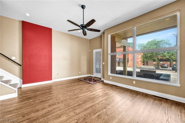 11901 Detroit Avenue, Lakewood, OH 44107