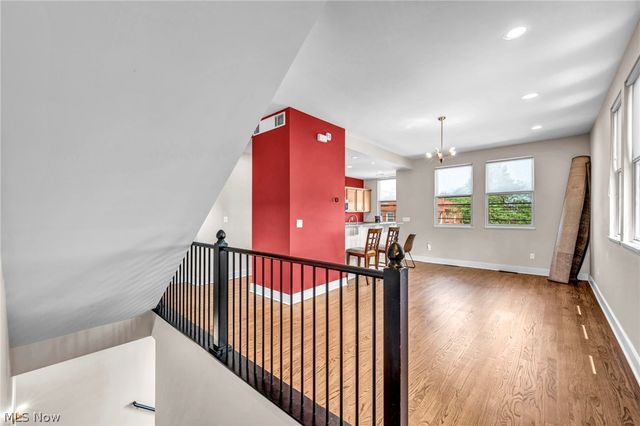 11901 Detroit Avenue, Lakewood, OH 44107