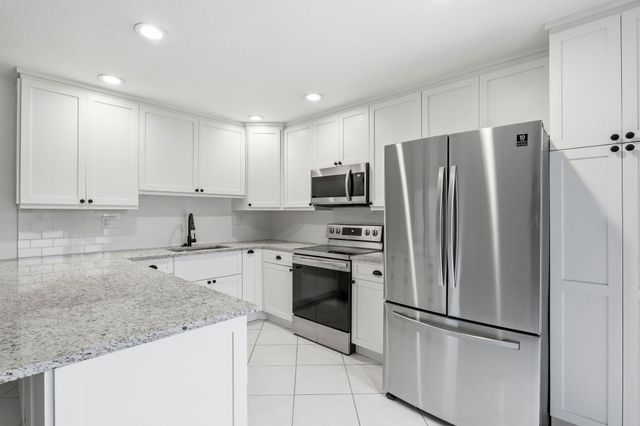 2625 SE 5TH Circle, Boynton Beach, FL 33435