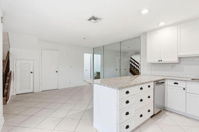 2625 SE 5TH Circle, Boynton Beach, FL 33435