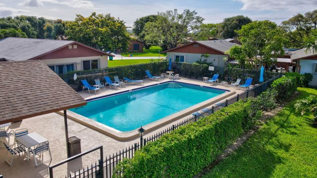2625 SE 5TH Circle, Boynton Beach, FL 33435