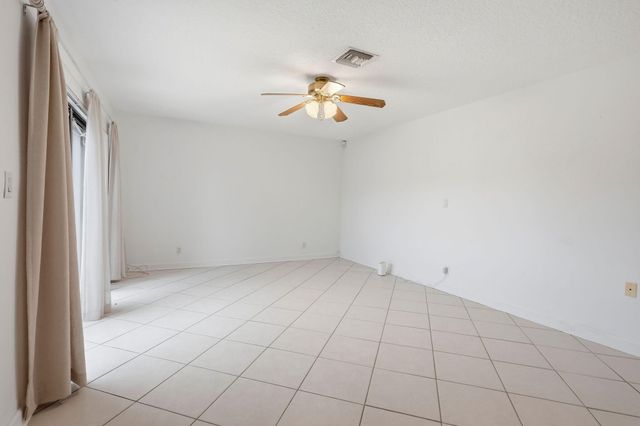 2625 SE 5TH Circle, Boynton Beach, FL 33435