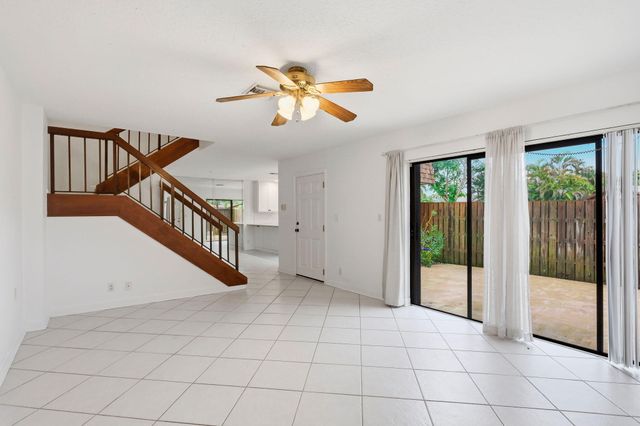 2625 SE 5TH Circle, Boynton Beach, FL 33435