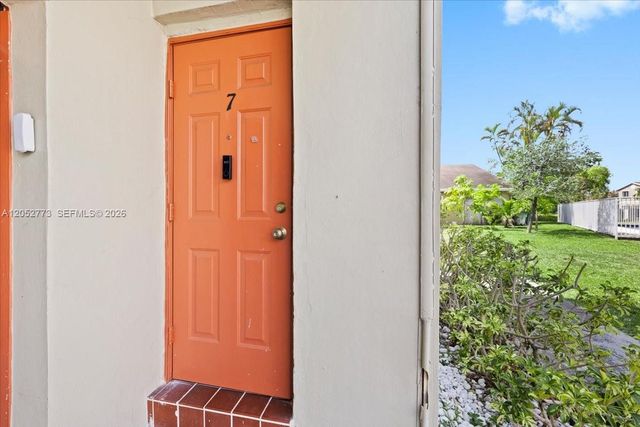 5850 NW 57th Avenue 7, Tamarac, FL 33319
