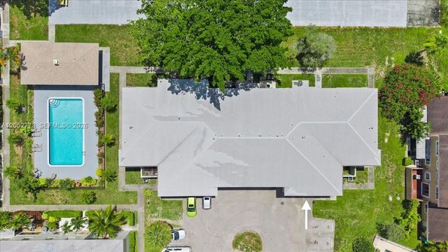 5850 NW 57th Avenue 7, Tamarac, FL 33319