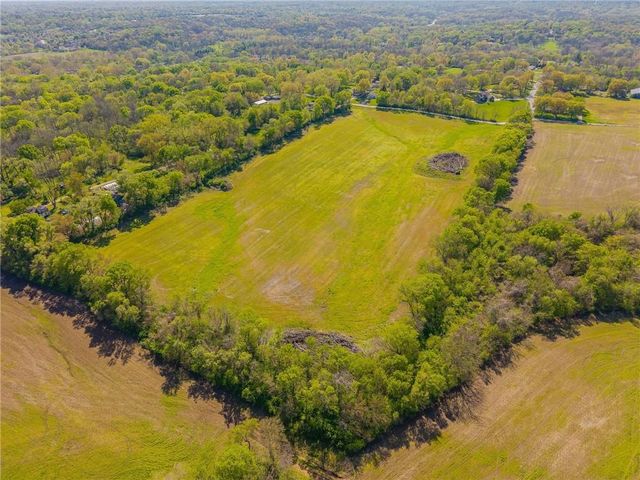 701 S Jones Road, Independence, MO 64056