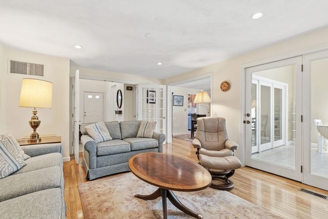 5 Niblick Way 5, North Reading, MA 01864