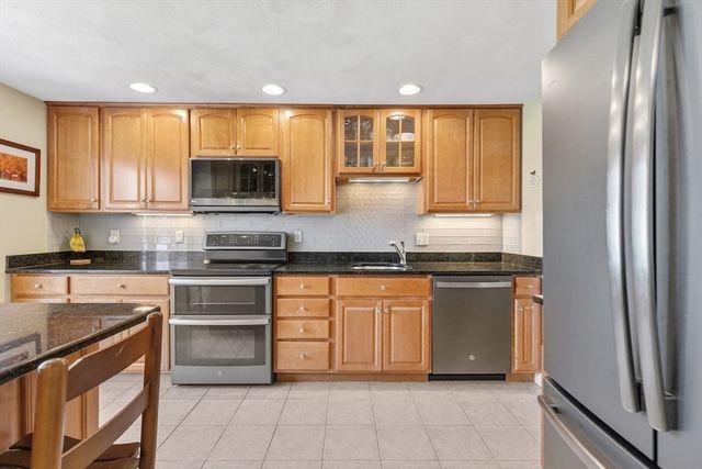 5 Niblick Way 5, North Reading, MA 01864