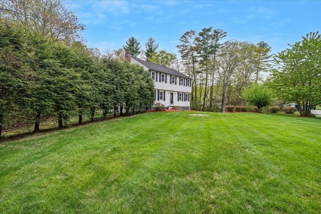 9 Robinhood Road, Tyngsborough, MA 01879