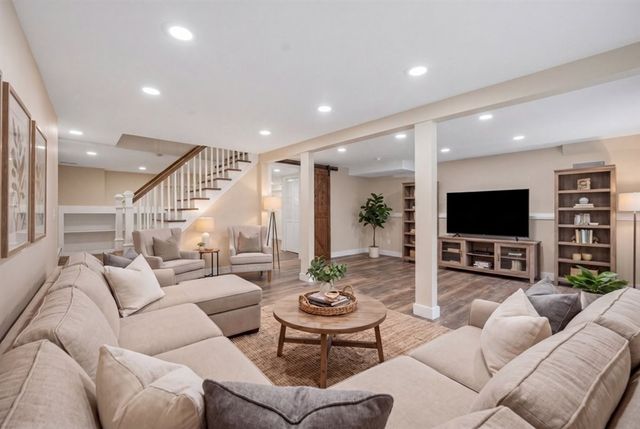 9 Robinhood Road, Tyngsborough, MA 01879