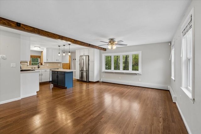 9 Robinhood Road, Tyngsborough, MA 01879