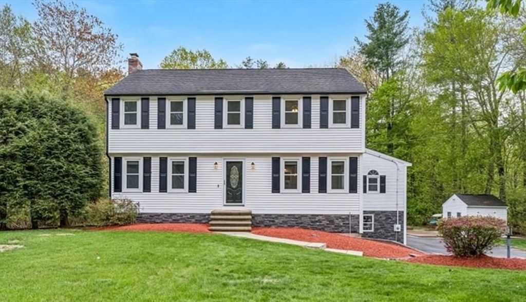 9 Robinhood Road, Tyngsborough, MA 01879