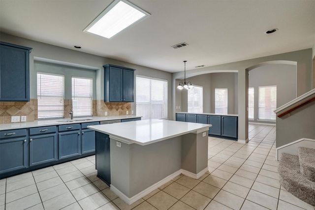 7657 Ravenhill Drive, Frisco, TX 75035