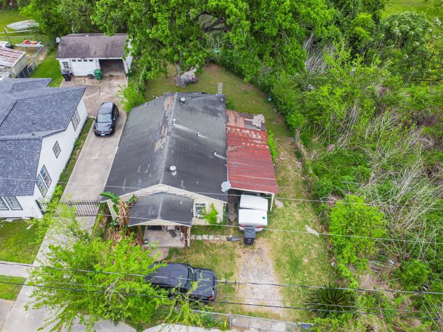 833 Booth Street, Houston, TX 77009