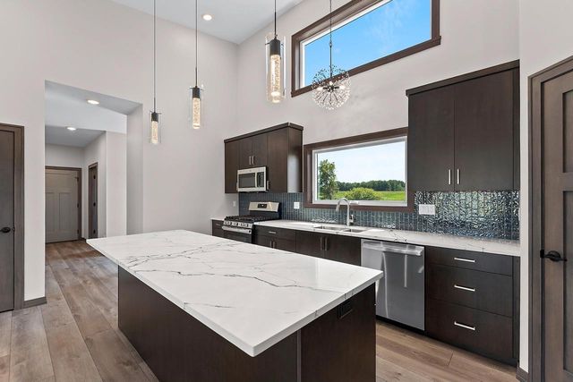 1810 LOST TRAIL, Suamico, WI 54313