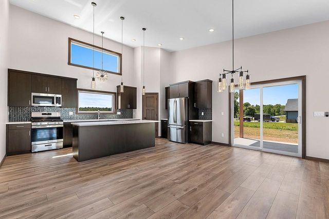1810 LOST TRAIL, Suamico, WI 54313