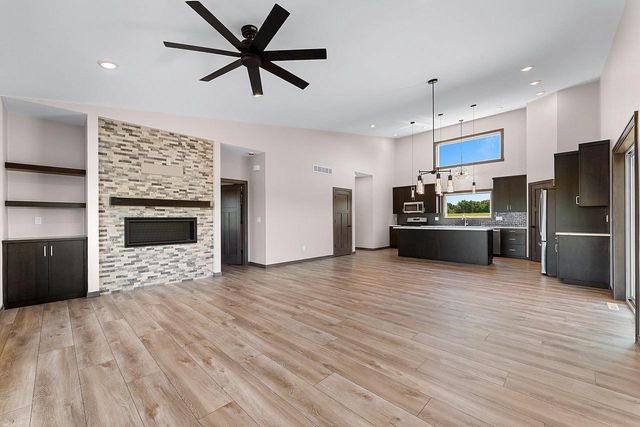 1810 LOST TRAIL, Suamico, WI 54313