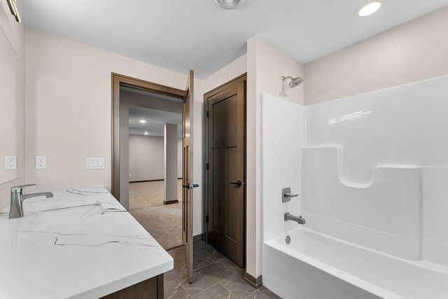 1810 LOST TRAIL, Suamico, WI 54313