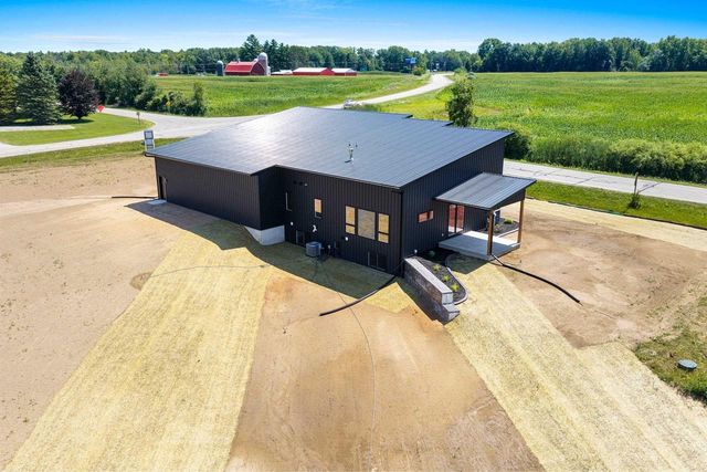 1810 LOST TRAIL, Suamico, WI 54313