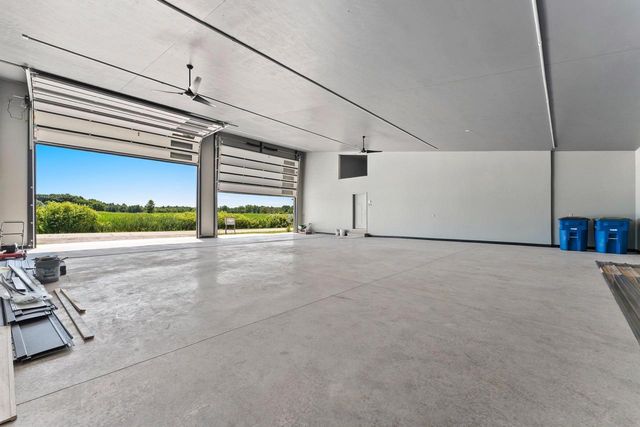 1810 LOST TRAIL, Suamico, WI 54313