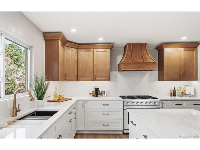 7213 S Harrison Way, Littleton, CO 80122