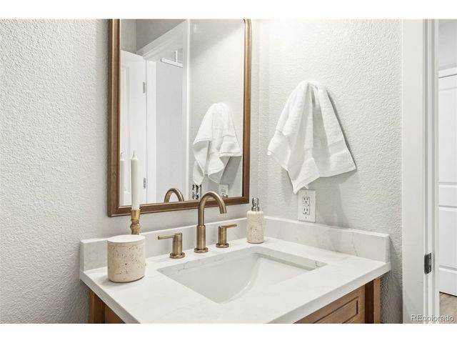 7213 S Harrison Way, Littleton, CO 80122